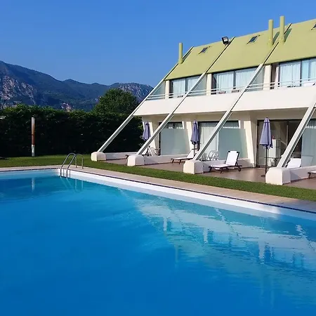 Thetis Estate Kamena Vourla